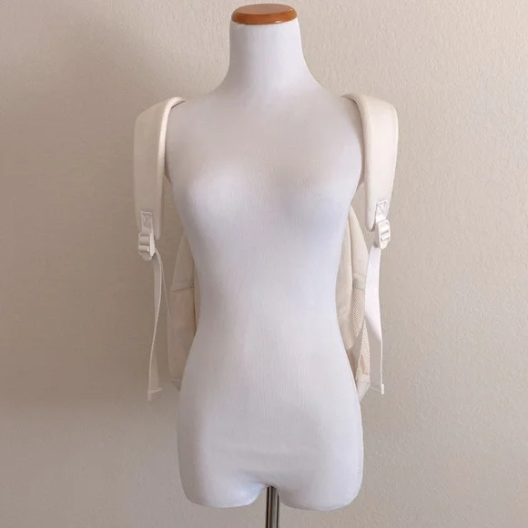 Victoria’s Secret Pink Quilted Puffer Backpack in White Shell - Picture 4 of 10